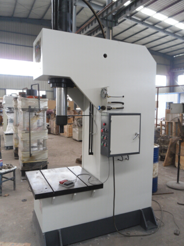 單臂壓力機(jī) 單臂壓力機(jī)